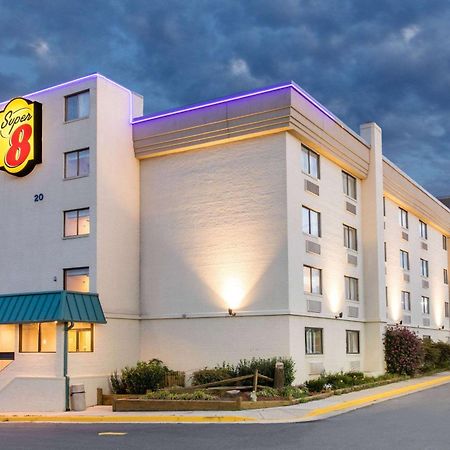 Hotel Super 8 By Wyndham Frederick Exterior foto