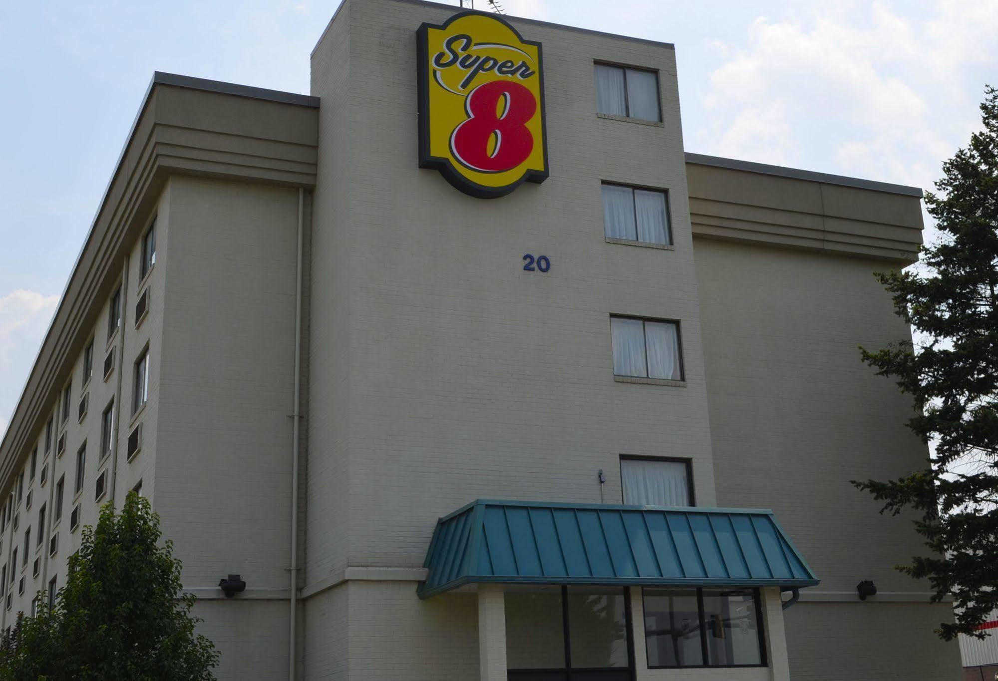 Hotel Super 8 By Wyndham Frederick Exterior foto